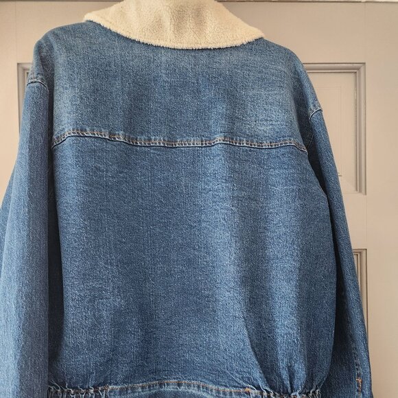 Jean Jacket with Sherpa Collar SIZE XL - Picture 2 of 7